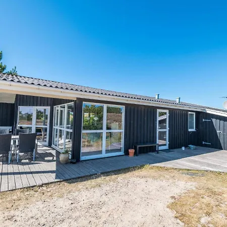 Holiday home Holiday Clviii